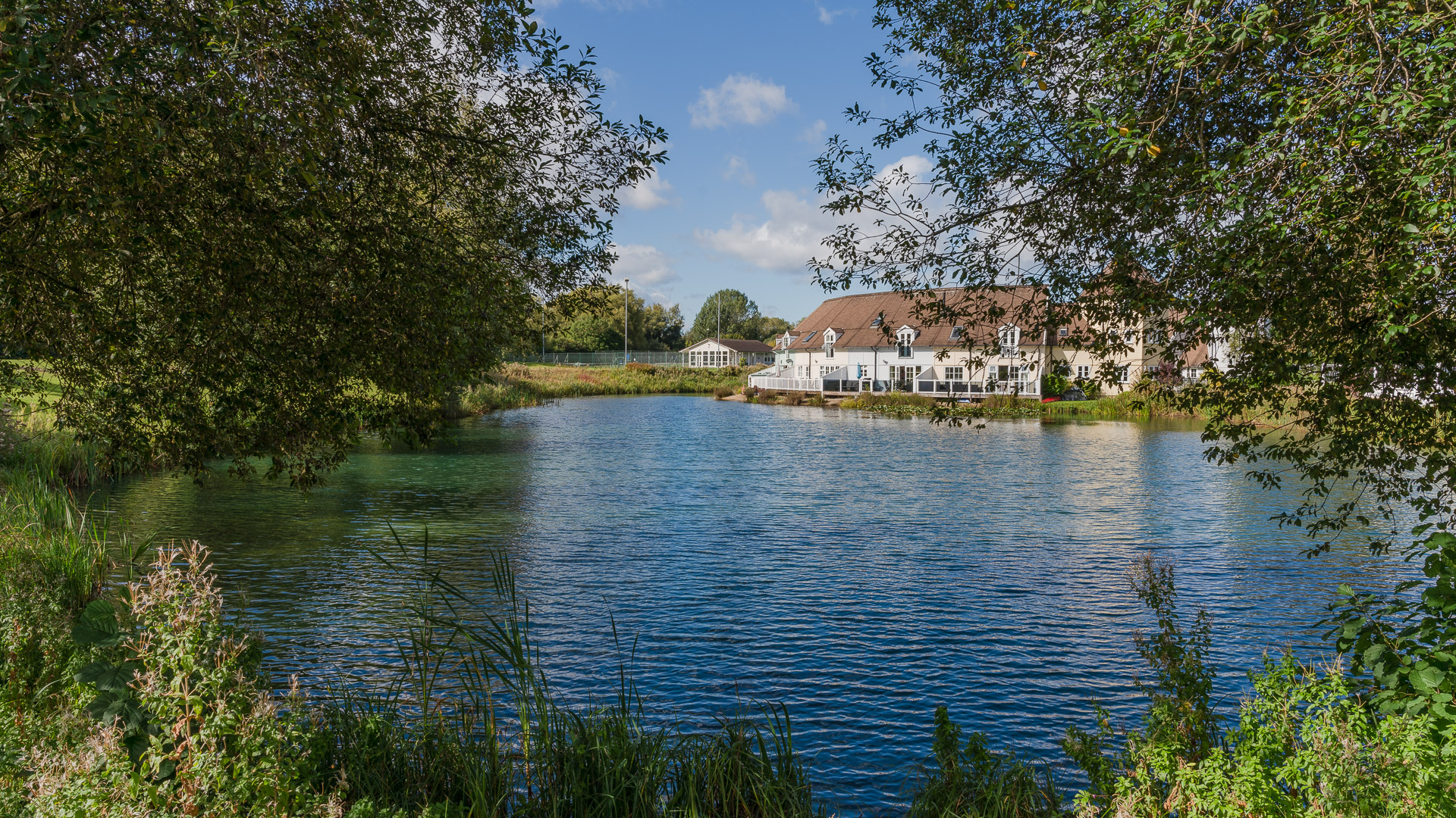 Holiday Cottages, Lodges in Cotswolds Lakes Water Park