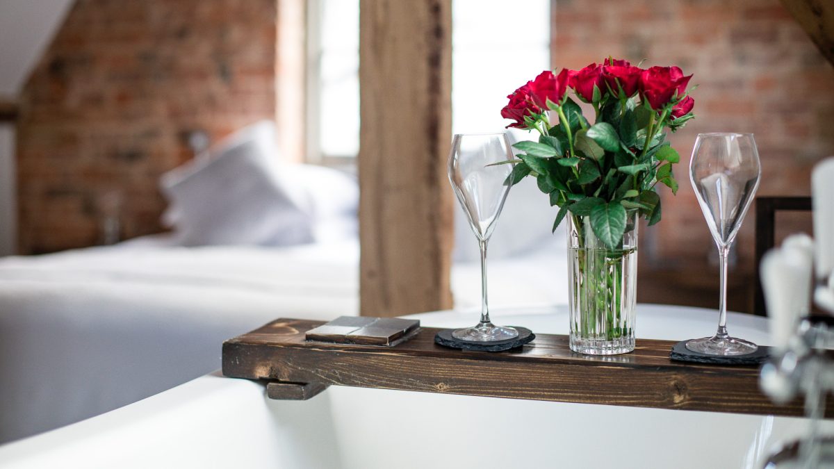 Enjoy a romantic getaway in the Cotswolds with Bolthole Retreats