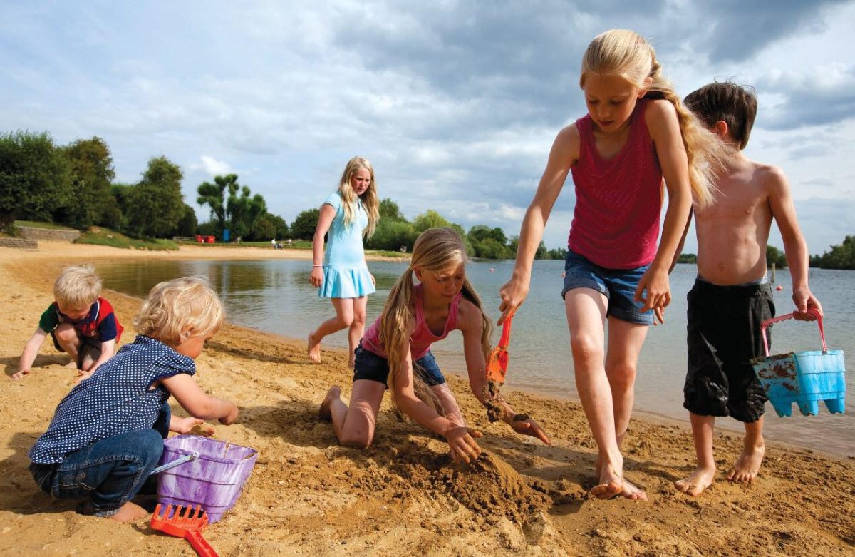cotswold country park, secret beach in the cotswolds