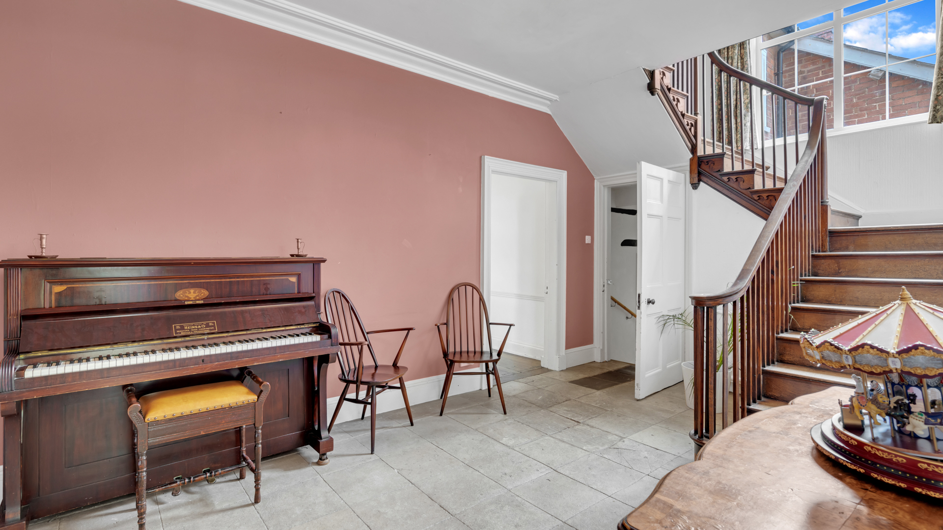 holiday cottages with piano