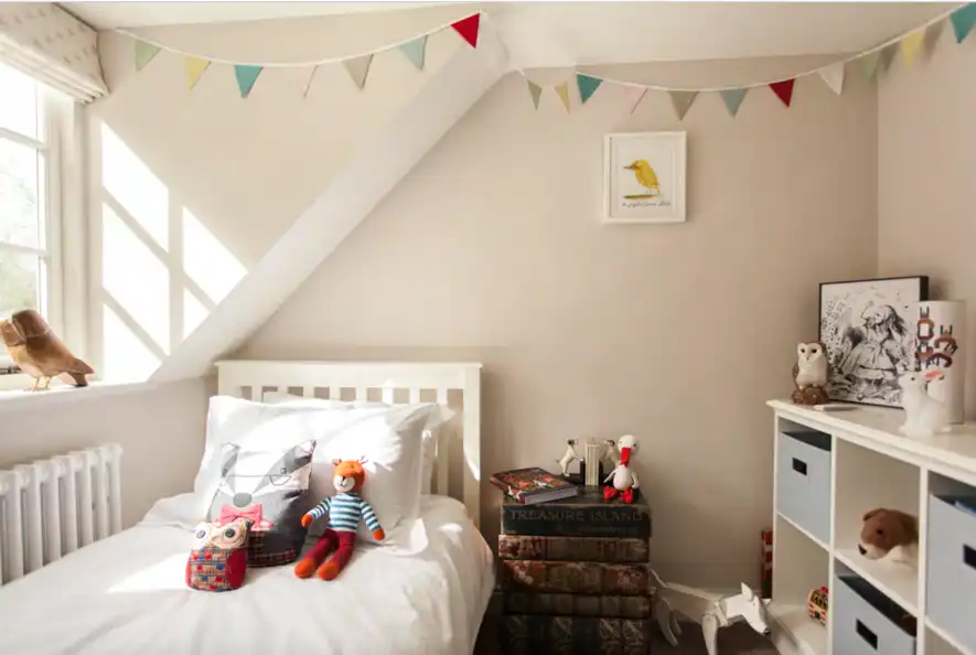 Westerleigh Cottage single guest room – by Astman Taylor