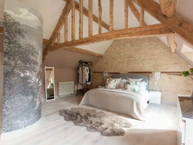 Complete refurbishment of master bedroom for Cotswold holiday cottage near Cirencester – by Astman Taylor