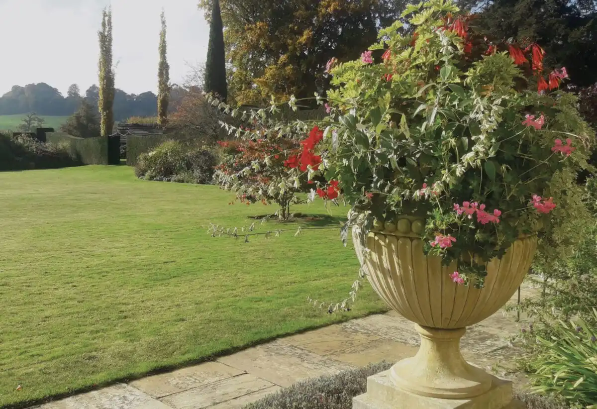 Bourton House Garden