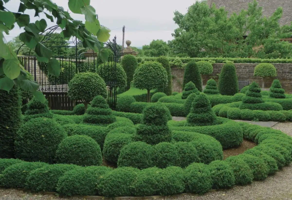 Bourton House Garden
