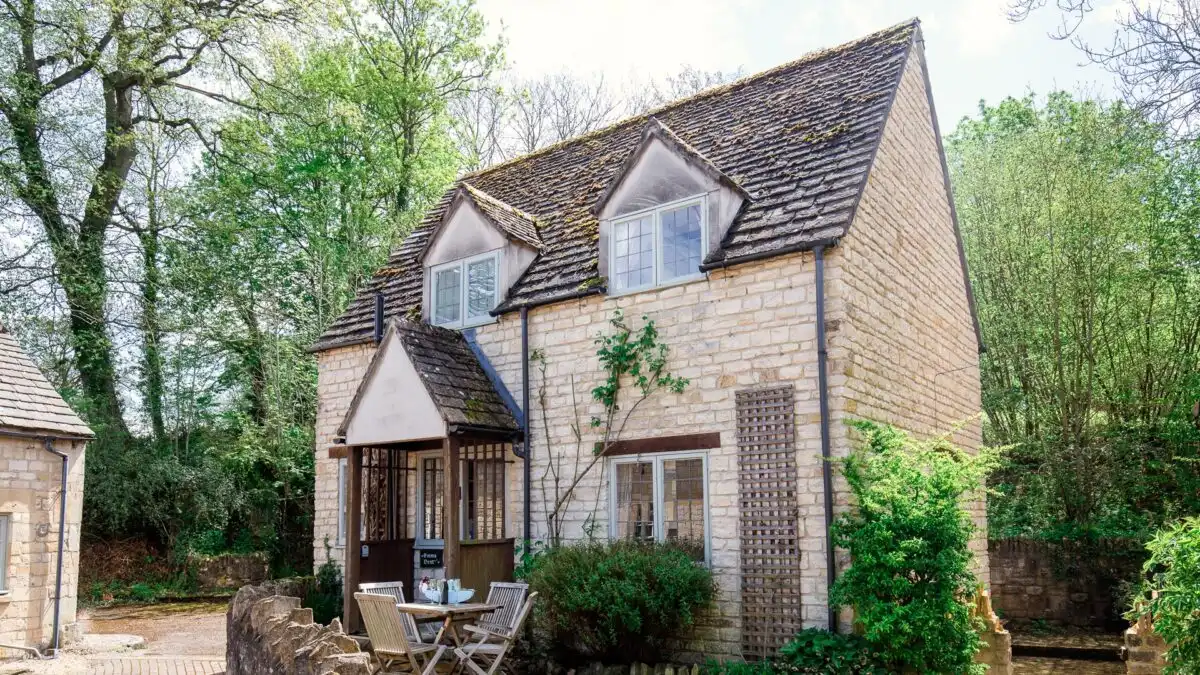 Emma Dent, Bolthole Retreats