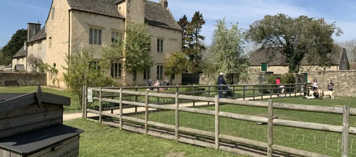 Cogges Manor Farm