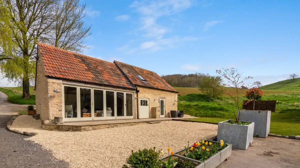 Bull Pen, Bolthole Retreats
