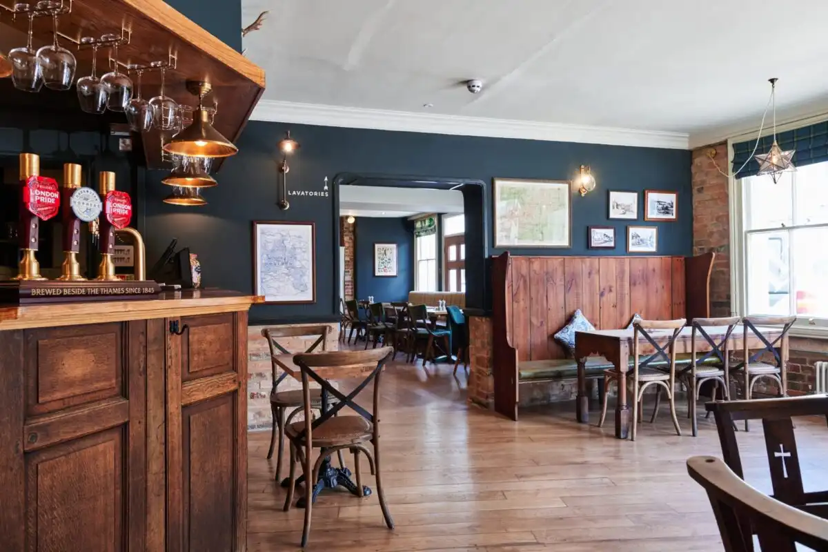 Bar at The King's Arms, Woodstock