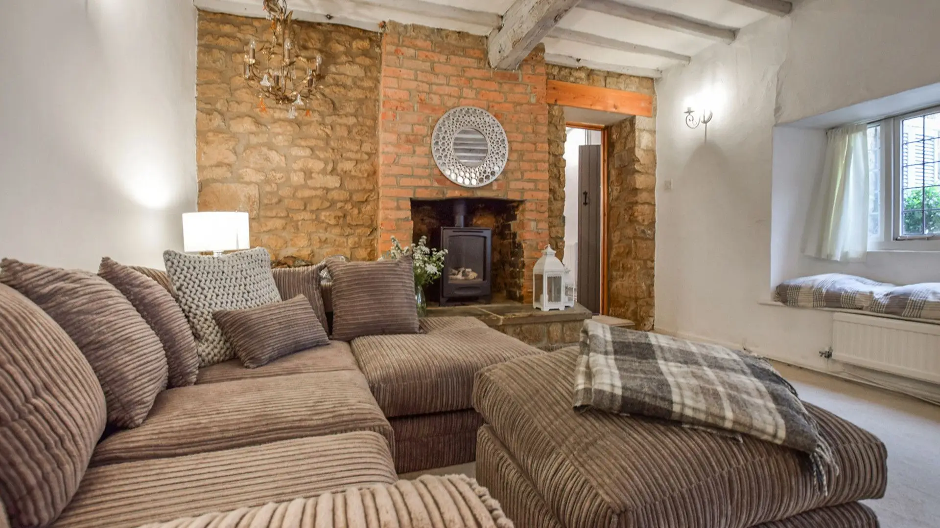 Snug with fireplace, Suncroft, Bolthole Retreats