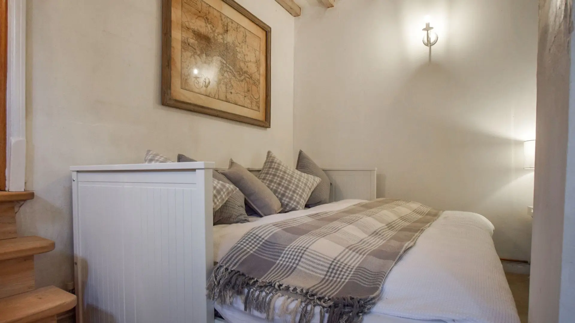 Snug with day bed, Suncroft, Bolthole Retreats