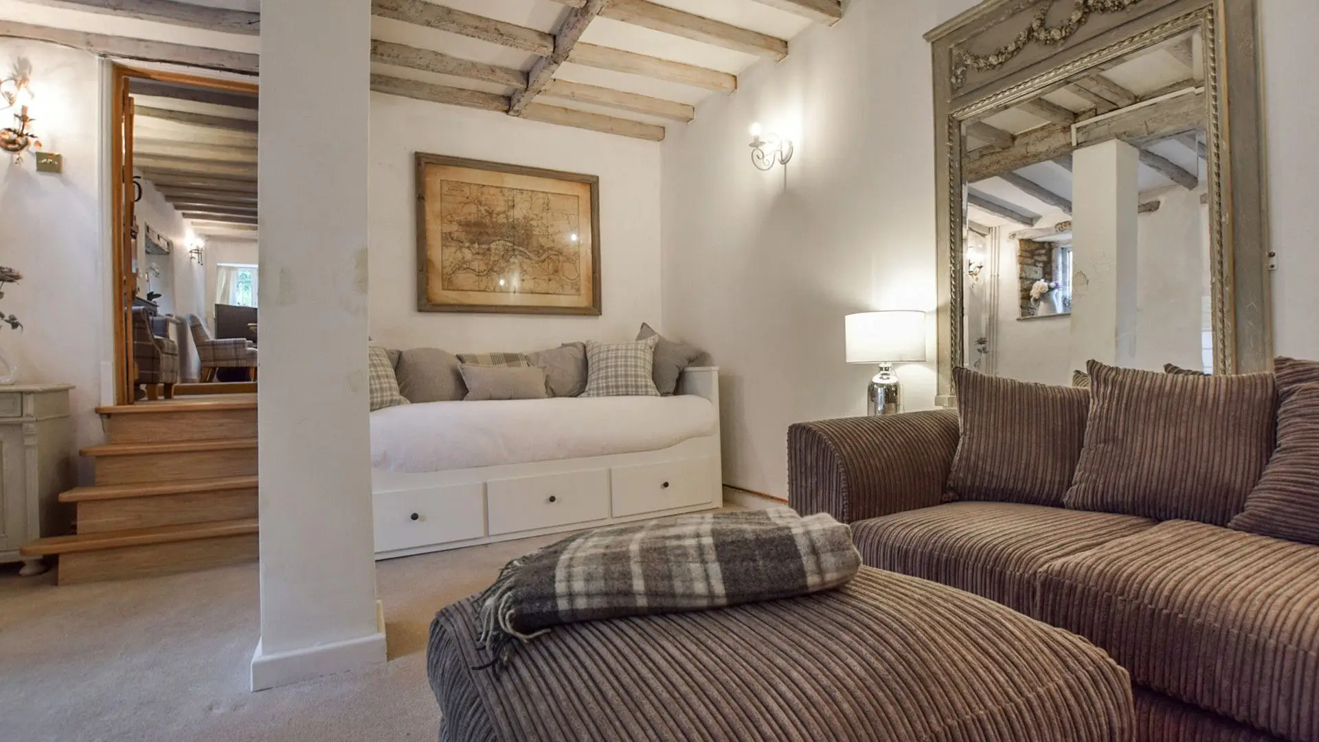 Snug with day bed, Suncroft, Bolthole Retreats