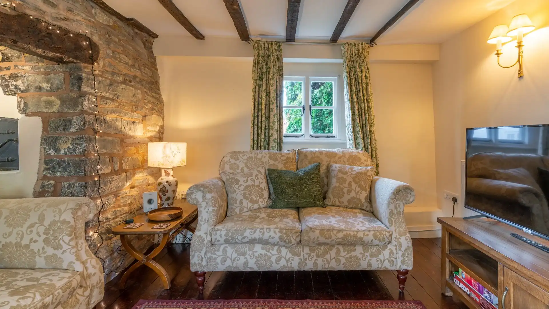 Living room and TV, Corner Cottage, Bretforton
