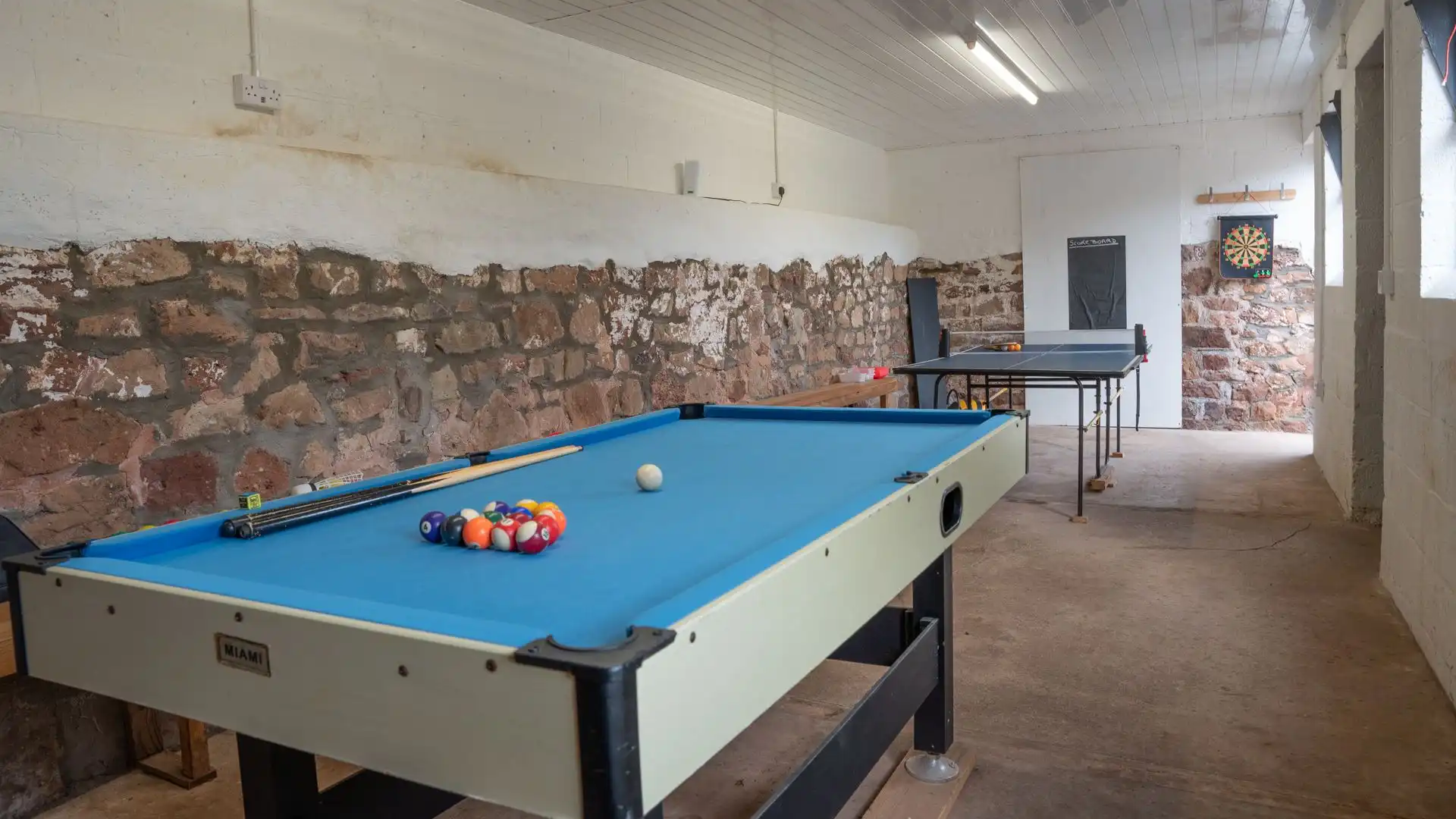 External Games Room, Lodge Barn, Bolthole Retreats