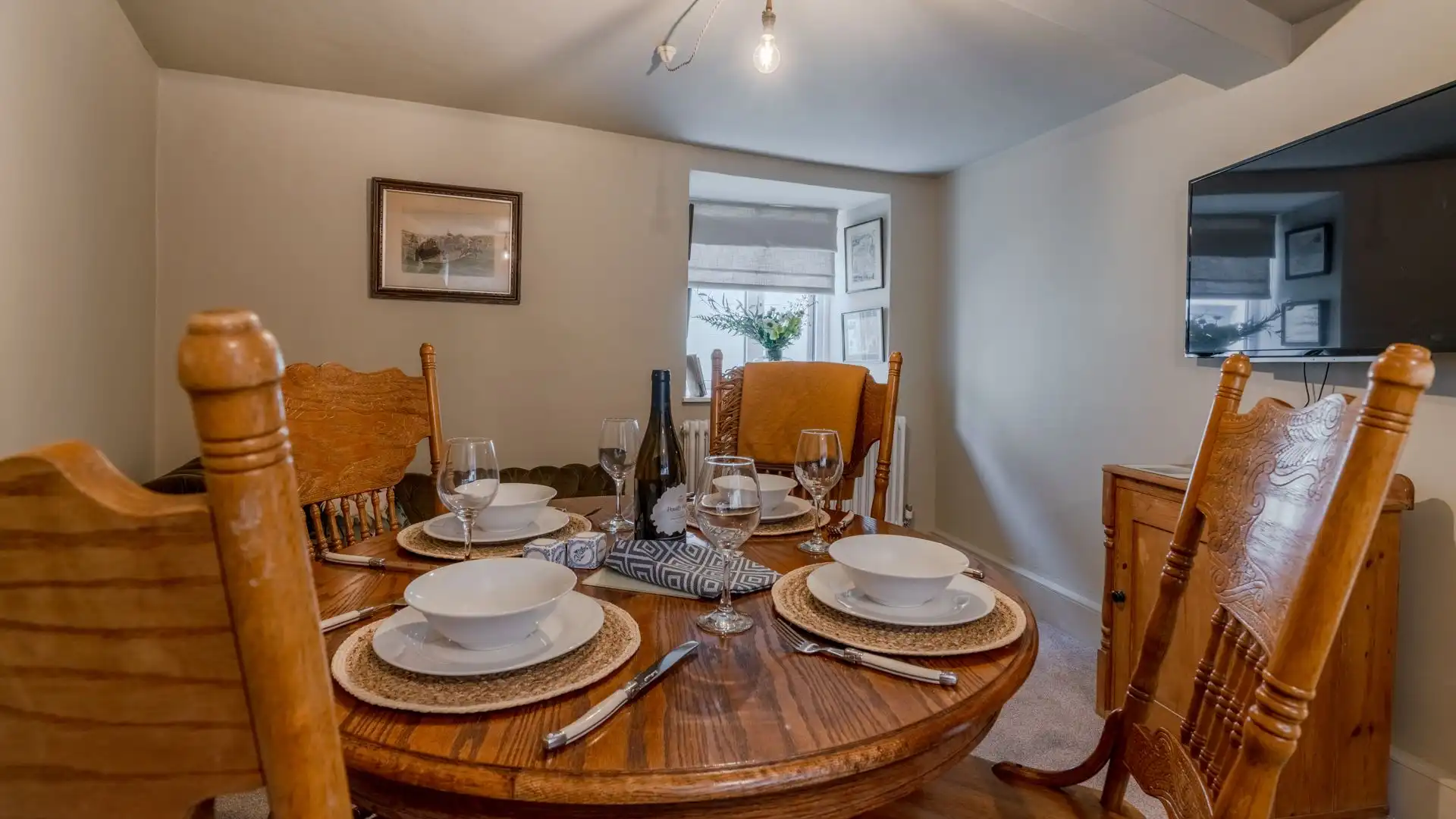 Dining Area, Cotswold Way Cottage, Bolthole Retreats