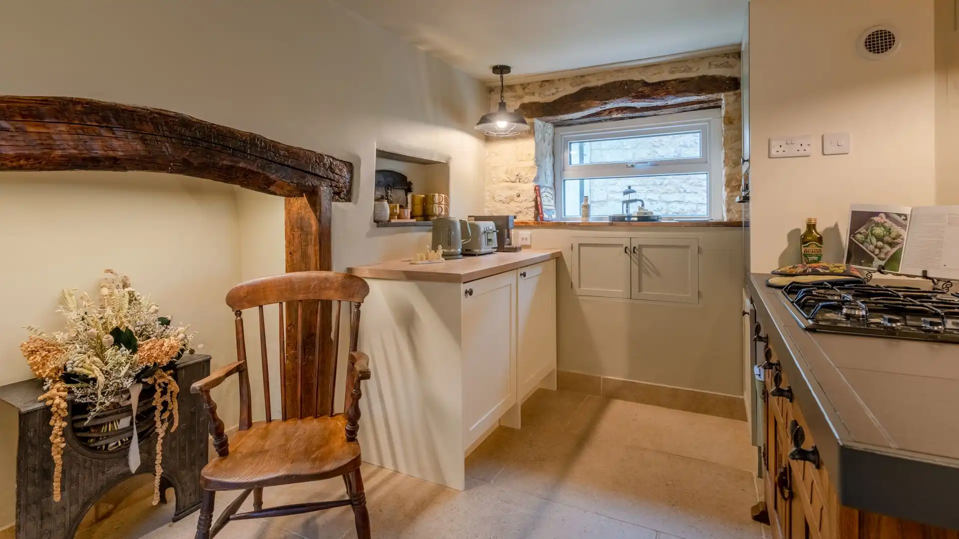 Kitchen, Cotswold Way Cottage, Bolthole Retreats