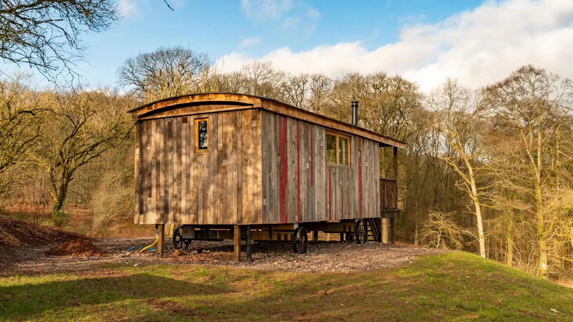 Setting, Bertha, Bolthole Retreats