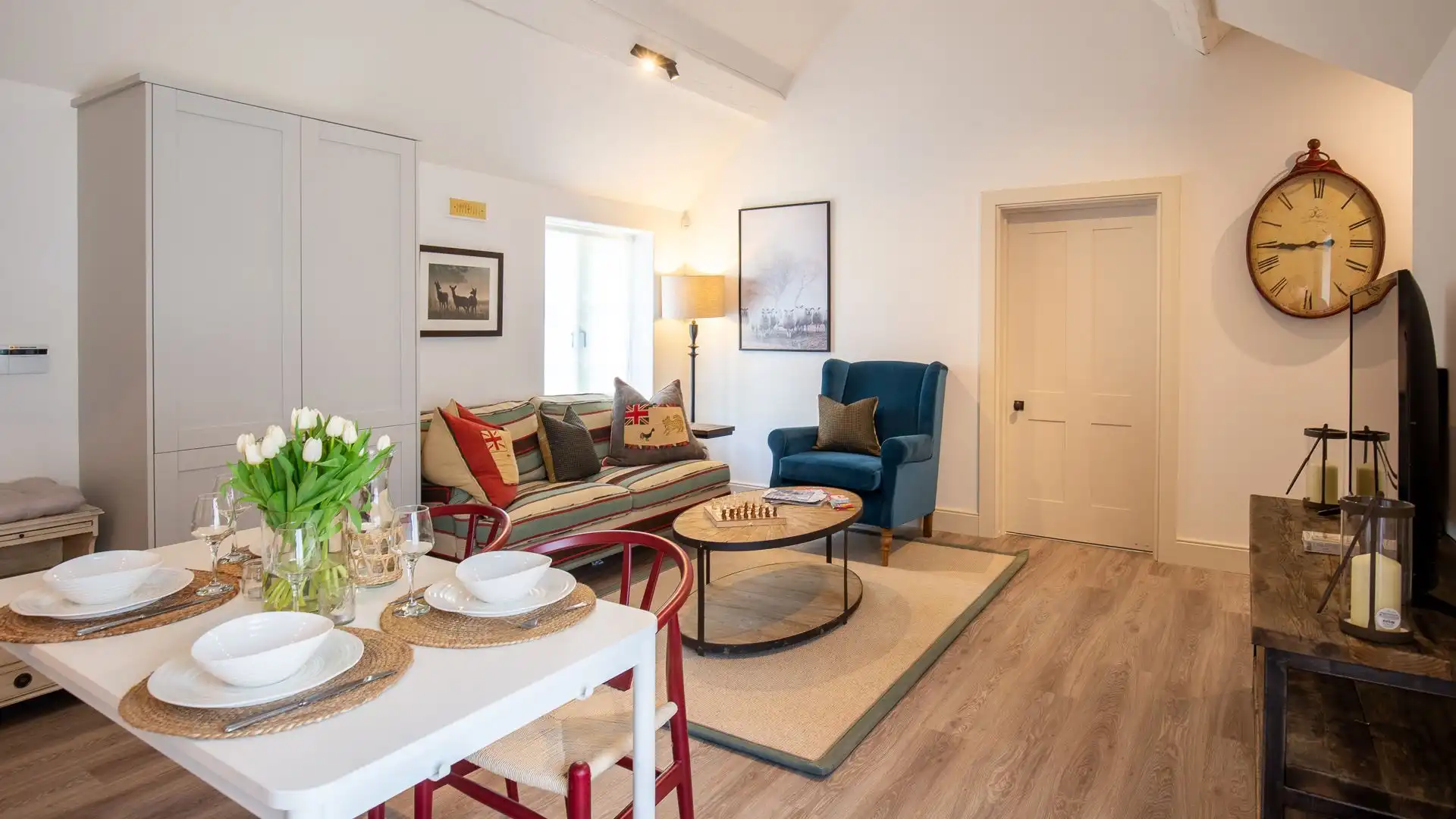 Dining and living area, The Fold, Bolthole Retreats