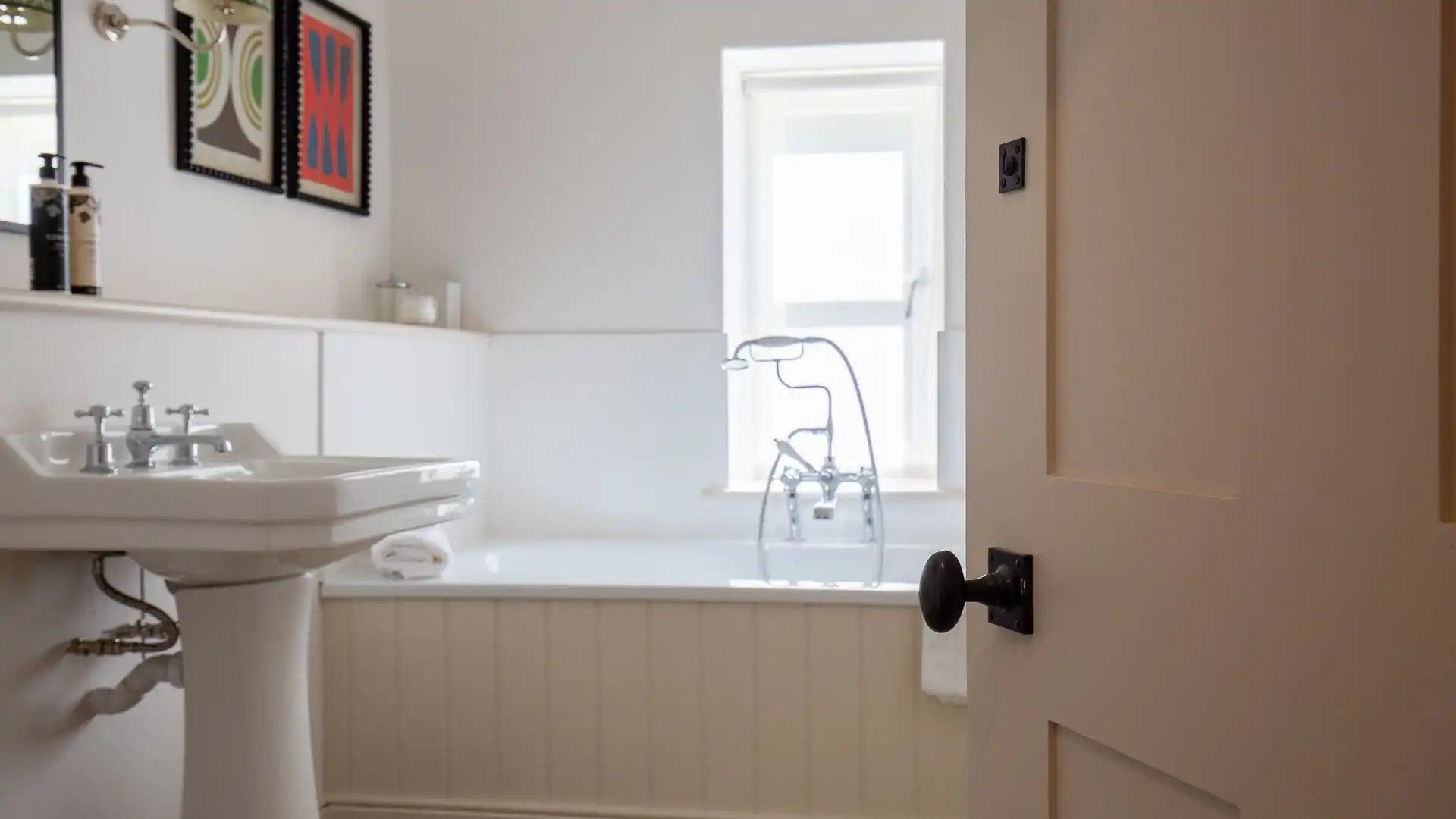 Bathroom, The Fold, Bolthole Retreats