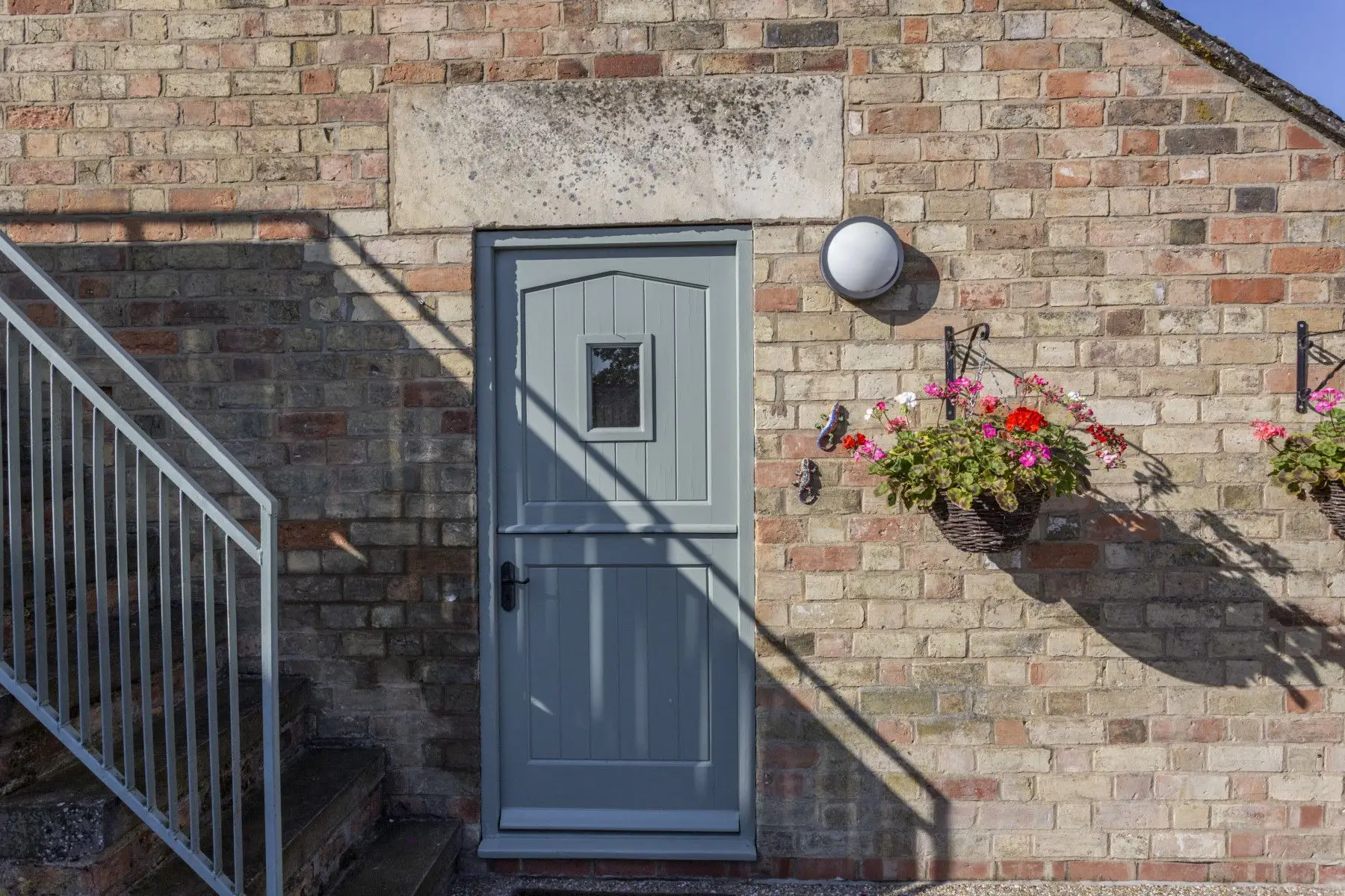 Exterior and entrance, Granary at Hunt Court, Bolthole Retreats