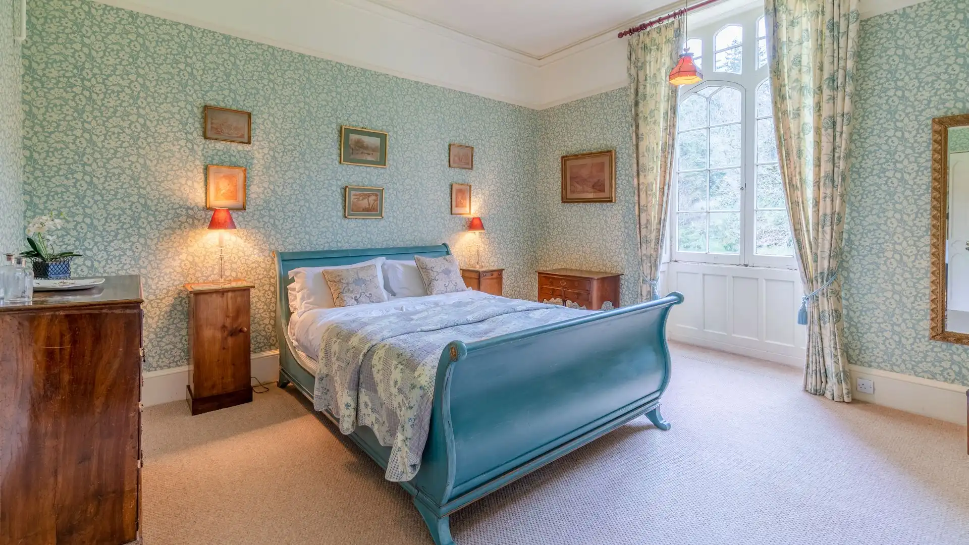 Bluebell Bedroom, Kentchurch Court, Bolthole Retreats