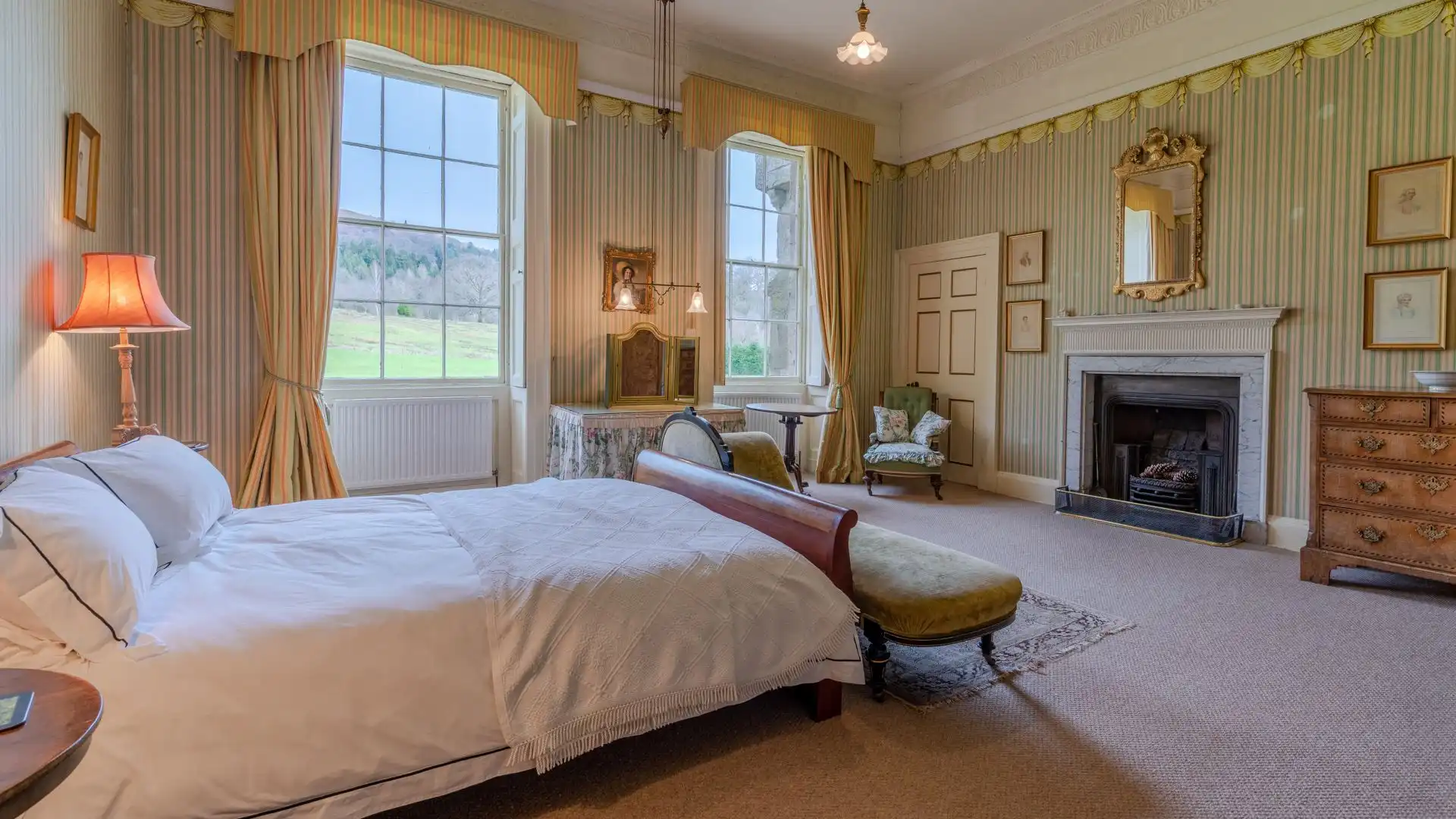 Geranium Bedroom, Kentchurch Court, Bolthole Retreats