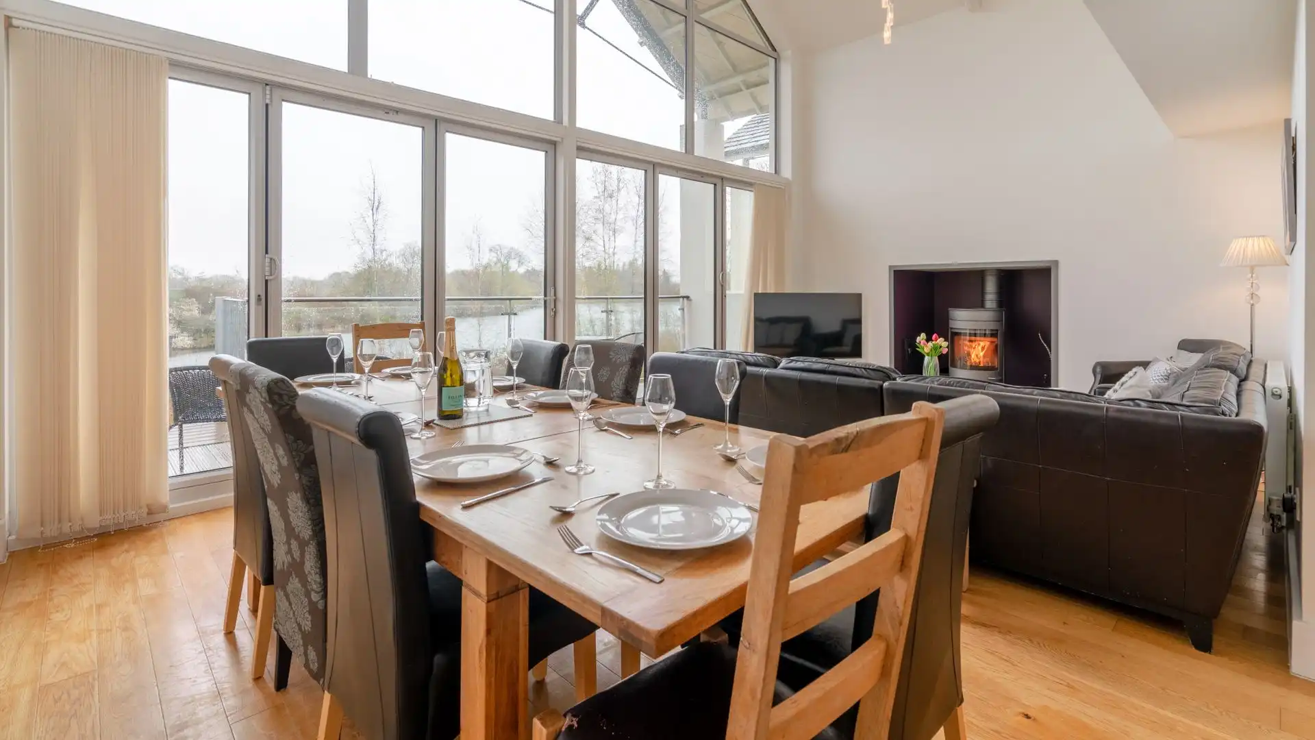 Dining Area, Muntjac Lodge, Bolthole Retreats 