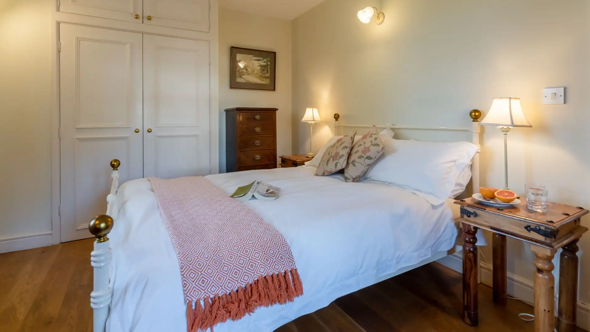 This double bedroom is fresh and bright.