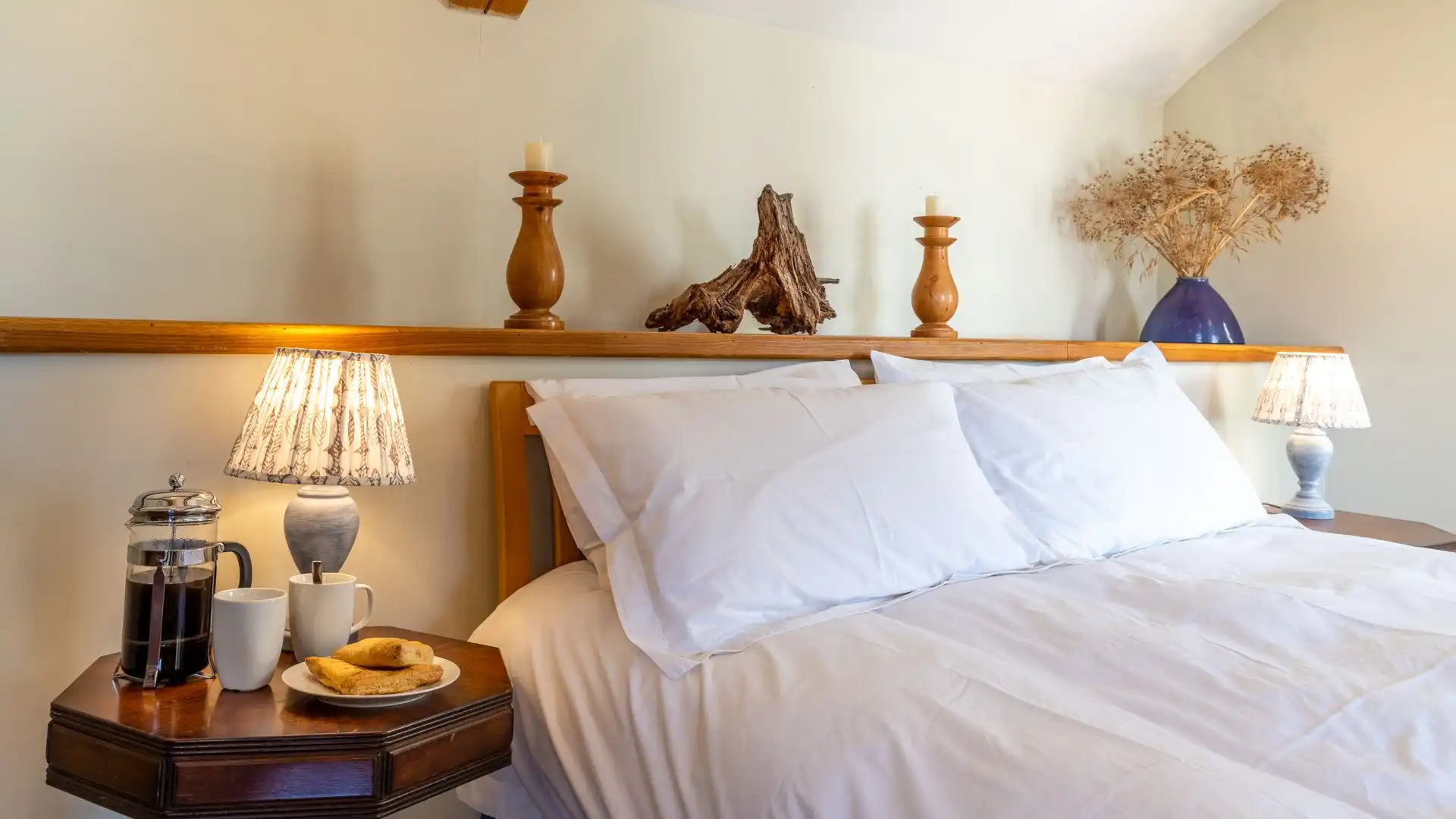 Lie ins are a weekend necessity at Buckstone House Coach House.
