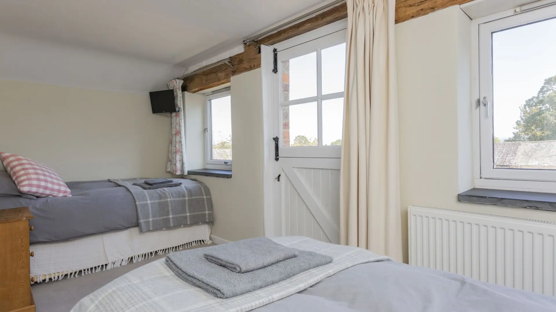 Bedroom 2, Granary at Hunt Court, Bolthole Retreats