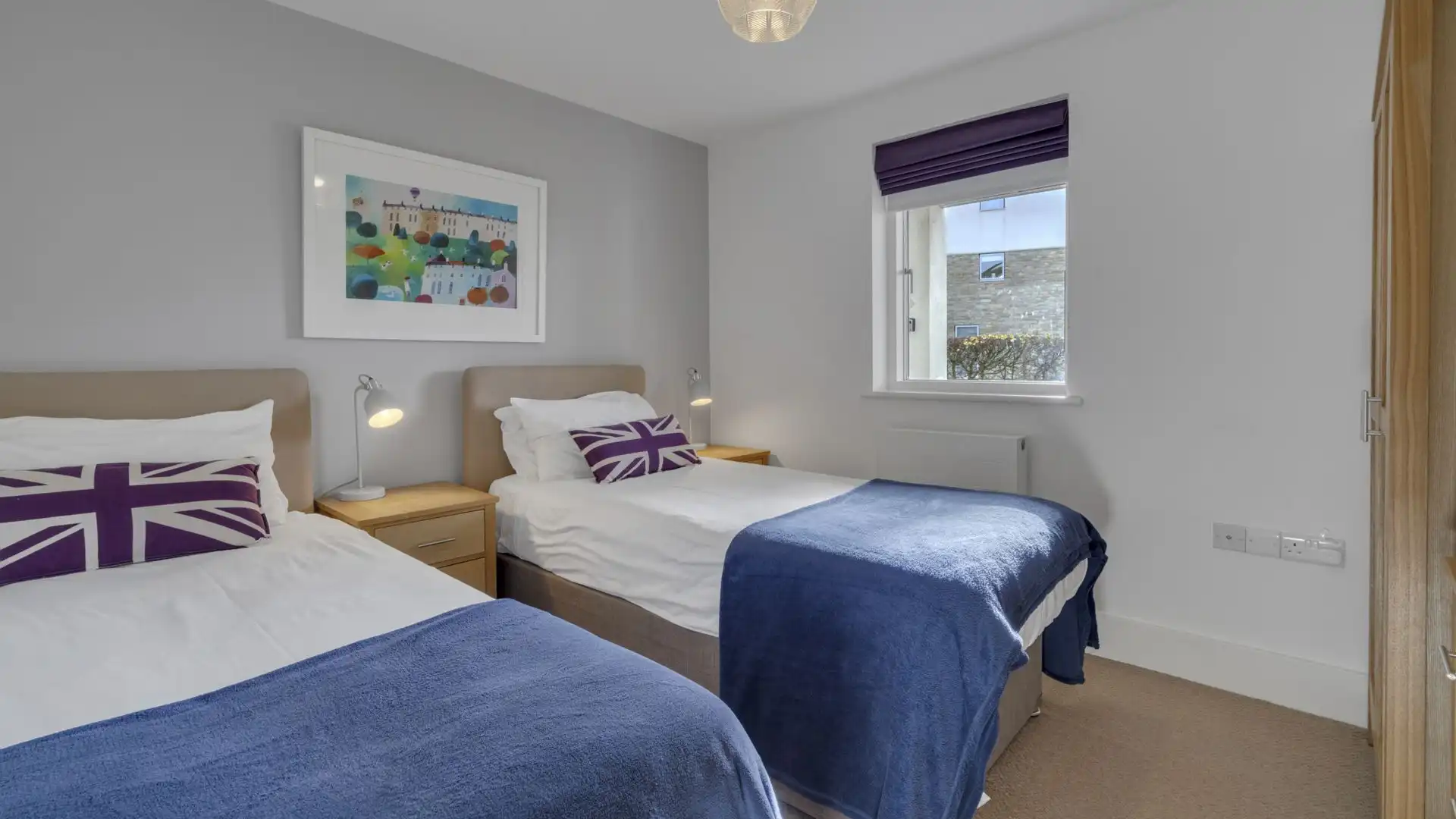 The last ground floor bedroom is a twin room at the front of the lodge. 
