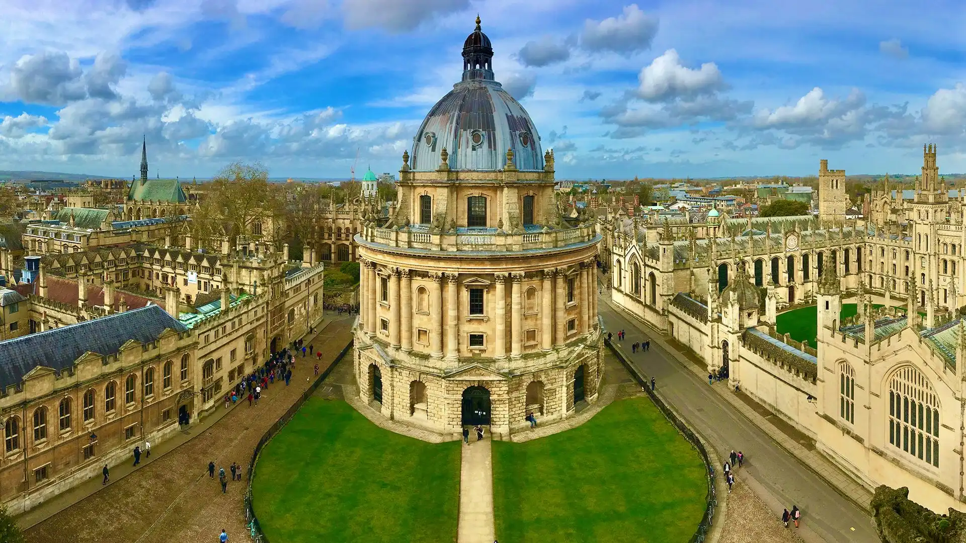 Get the train into Oxford to see the cultural sights.
