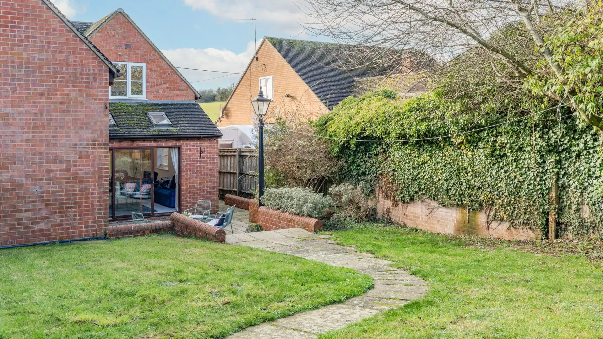 A large garden for children and dogs to play