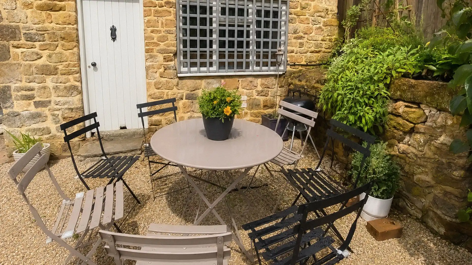 Suncroft, Bolthole Retreats