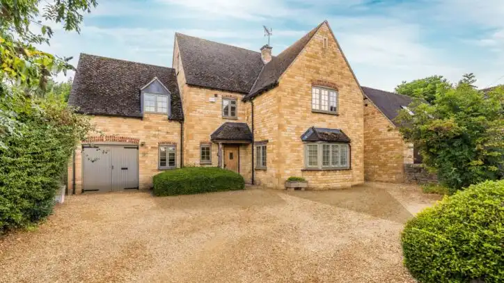 Rowan House is set down a peaceful close in Bourton-on-the-Water and has its own private driveway.
